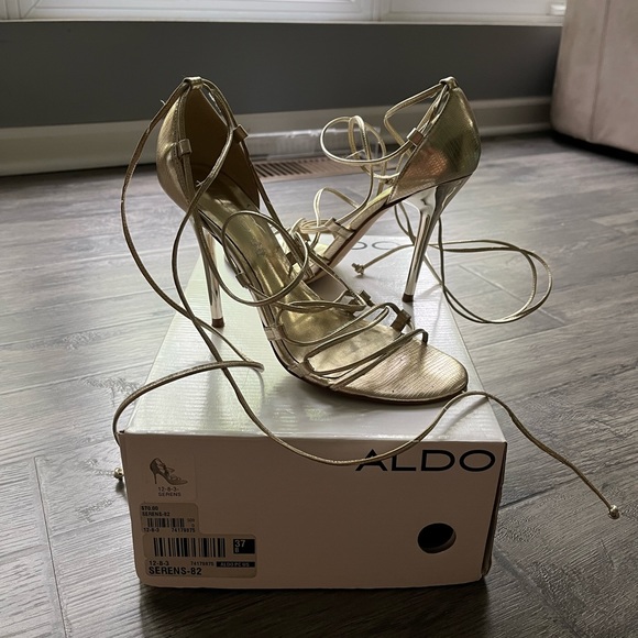 Aldo Gold Strappy Sandals Size 7 - Picture 2 of 6